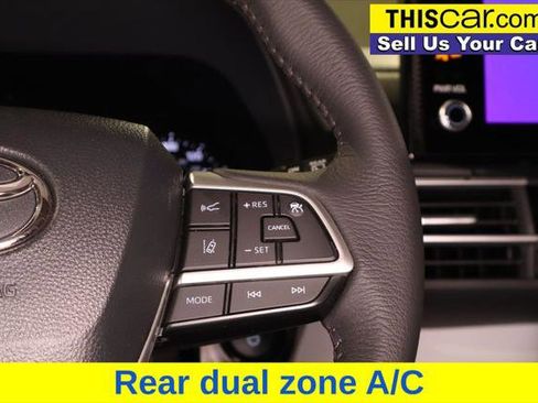 Used 2025 Toyota Sienna XLE image 13