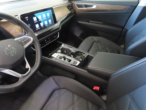 New 2026 Volkswagen Atlas SE image 21