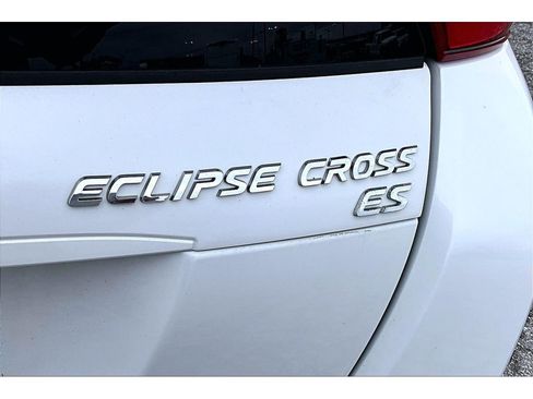 Used 2018 Mitsubishi Eclipse Cross ES FWD image 9