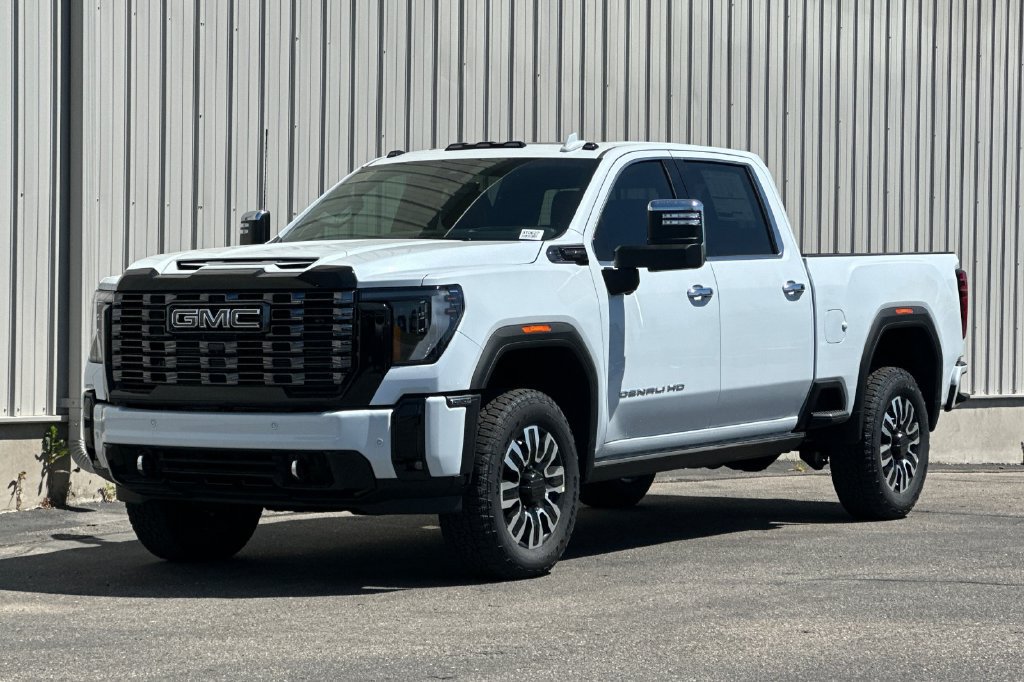 Used 2026 GMC Sierra 2500 Denali Ultimate w/ Max Trailering Package AWD/4WD image 11