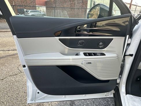 New 2026 Lincoln Nautilus Reserve image 10