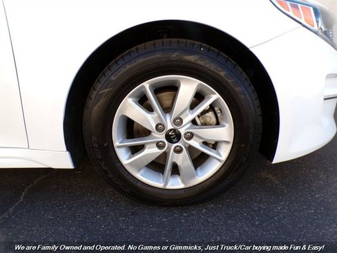 Used 2018 Kia Optima LX image 41