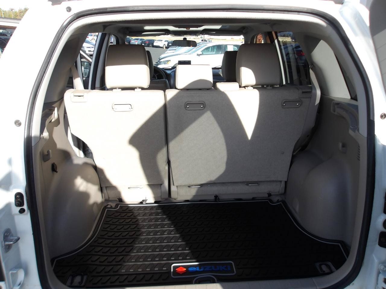 Used 2012 Suzuki Grand Vitara Limited AWD/4WD image 11