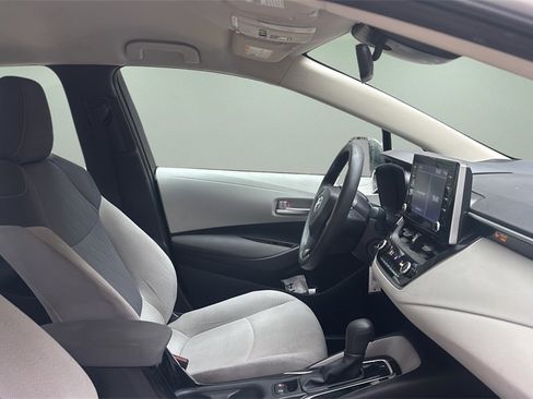 Used 2021 Toyota Corolla LE image 15