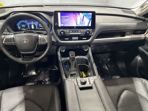 Certified 2024 Toyota Grand Highlander Platinum image 8