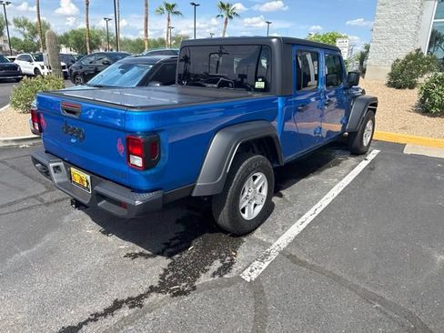 Used 2020 Jeep Gladiator Sport w/ Quick Order Package 24S AWD/4WD image 4