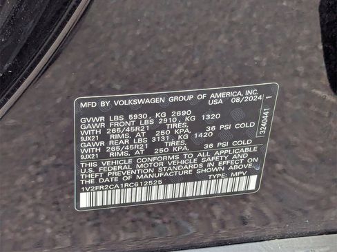 Used 2024 Volkswagen Atlas SEL Premium R-Line image 34