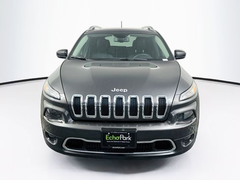 Used 2018 Jeep Cherokee Limited w/ Luxury Group FWD image 2