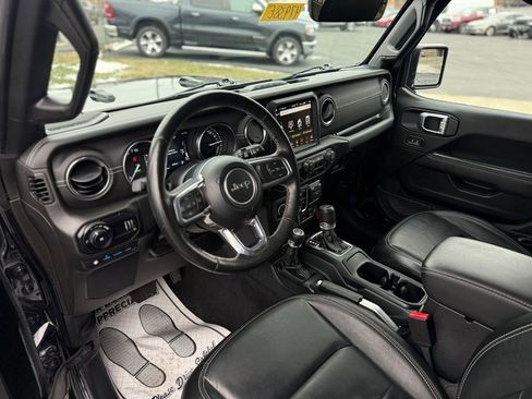 Used 2023 Jeep Wrangler Unlimited Sahara w/ Cold Weather Group image 10