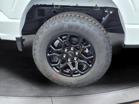 New 2026 Ford F150 XLT w/ Equipment Group 302A MID AWD/4WD image 19