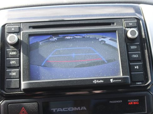 Used 2015 Toyota Tacoma 4x4 Double Cab w/ TRD Off-Road Package image 17