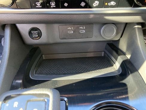 Used 2025 Nissan Rogue SV image 27