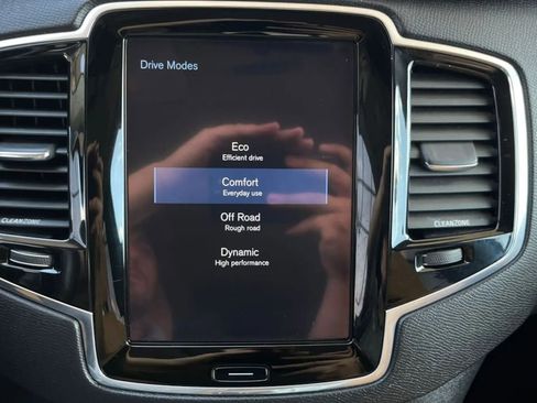 Used 2016 Volvo XC90 T6 Momentum w/ Momentum Plus Package image 60