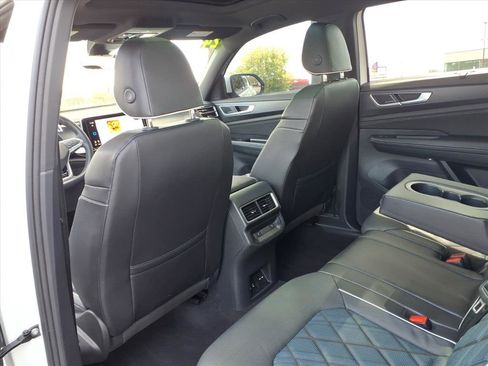 Used 2024 Volkswagen Atlas Cross Sport SEL Premium R-Line AWD/4WD image 26