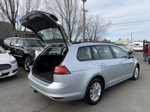 Used 2016 Volkswagen Golf S image 12