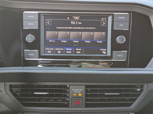 Used 2024 Volkswagen Jetta Sport image 17