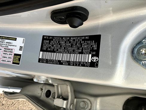 Used 2020 Toyota Corolla LE image 28