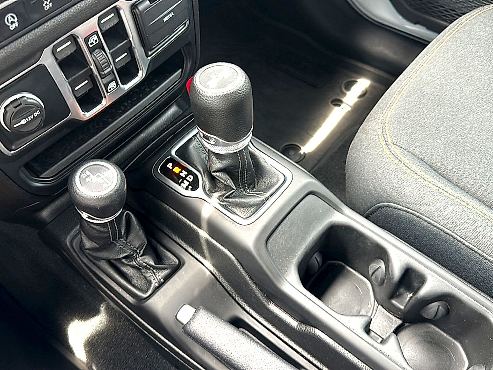 Used 2024 Jeep Wrangler Unlimited Sport AWD/4WD image 34