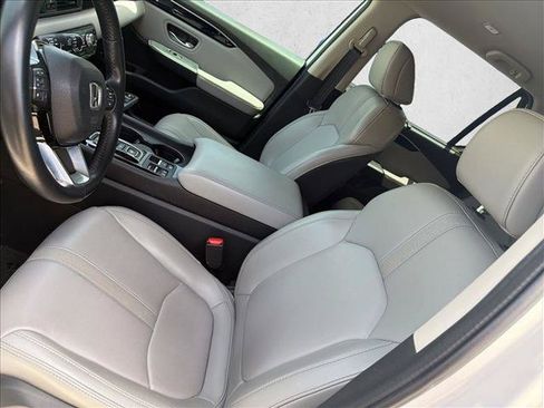 Used 2024 Honda Pilot EX-L image 11