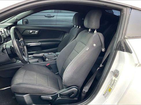 Used 2016 Ford Mustang Coupe image 11