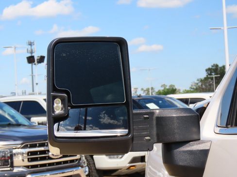 Used 2025 GMC Sierra 2500 SLT w/ SLT Convenience Package image 18