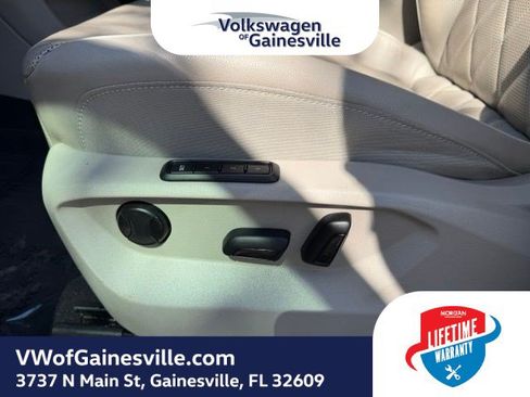 Certified 2024 Volkswagen Atlas SEL Premium R-Line AWD/4WD image 18