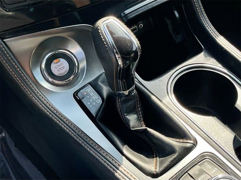 Used 2023 Nissan Maxima SR w/ Sport Mat Group image 17