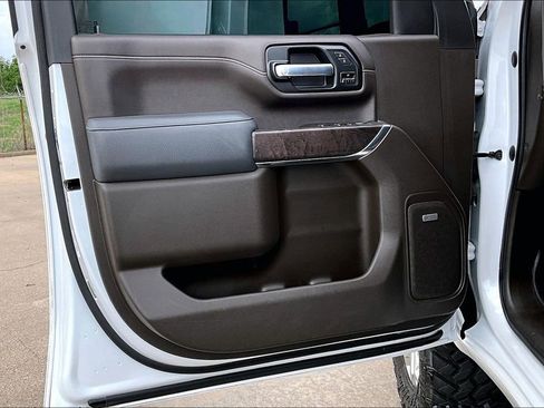 Used 2021 GMC Sierra 2500 Denali w/ Denali Ultimate Package image 21