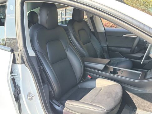 Used 2022 Tesla Model 3 Long Range image 33