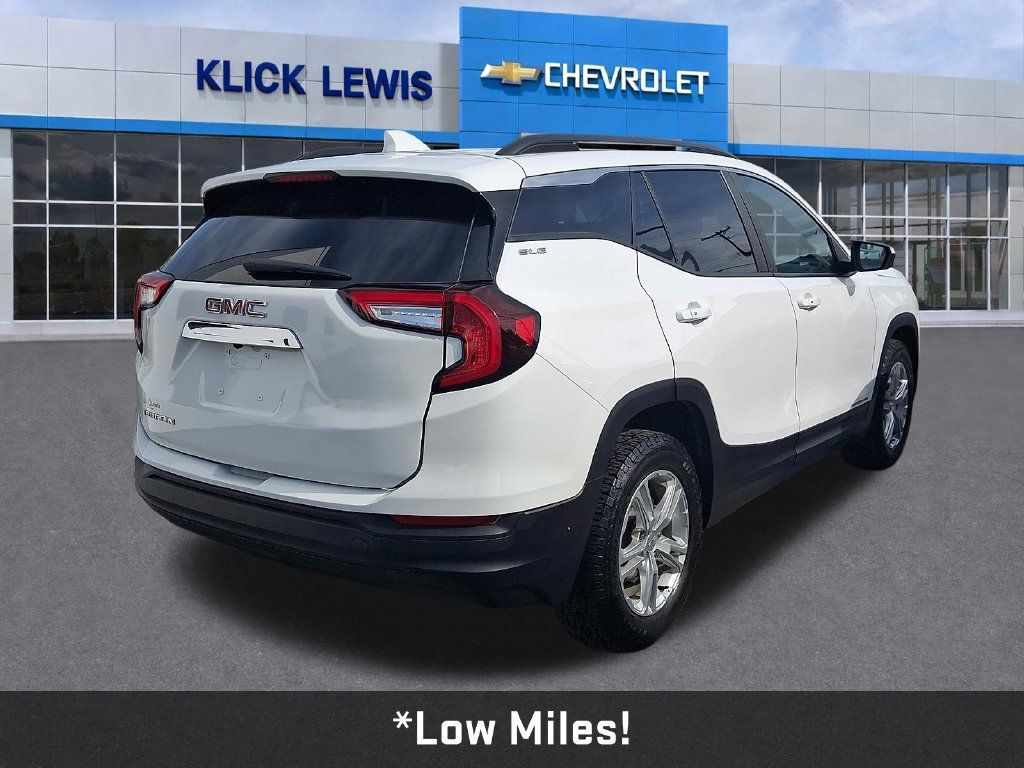 Used 2023 GMC Terrain SLE FWD image 8