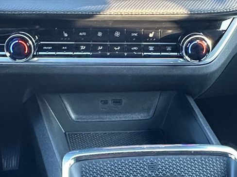 New 2026 Chevrolet Equinox LT w/ Convenience Package II image 16