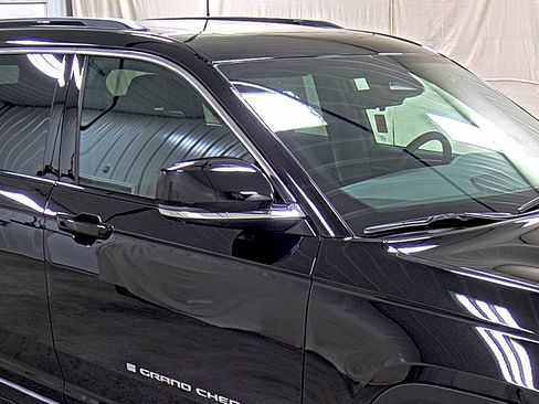 New 2025 Jeep Grand Cherokee L Limited w/ Luxury Tech Group II image 15