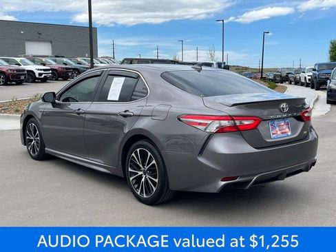 Used 2018 Toyota Camry SE w/ Audio Package FWD image 3