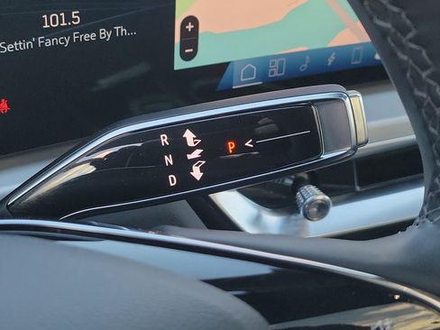 New 2025 Cadillac Lyriq Luxury image 23