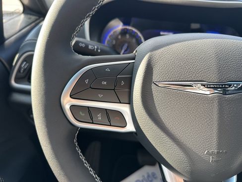 New 2026 Chrysler Pacifica Select image 64