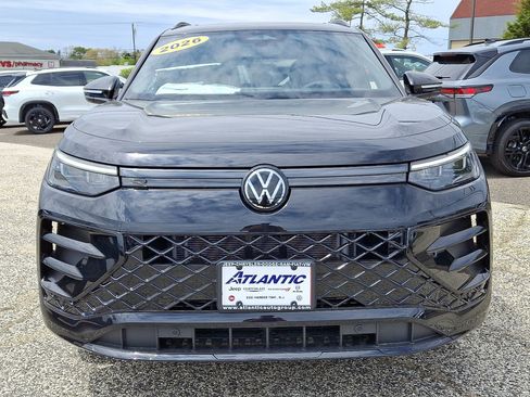 New 2026 Volkswagen Tiguan SE R-Line AWD/4WD image 2