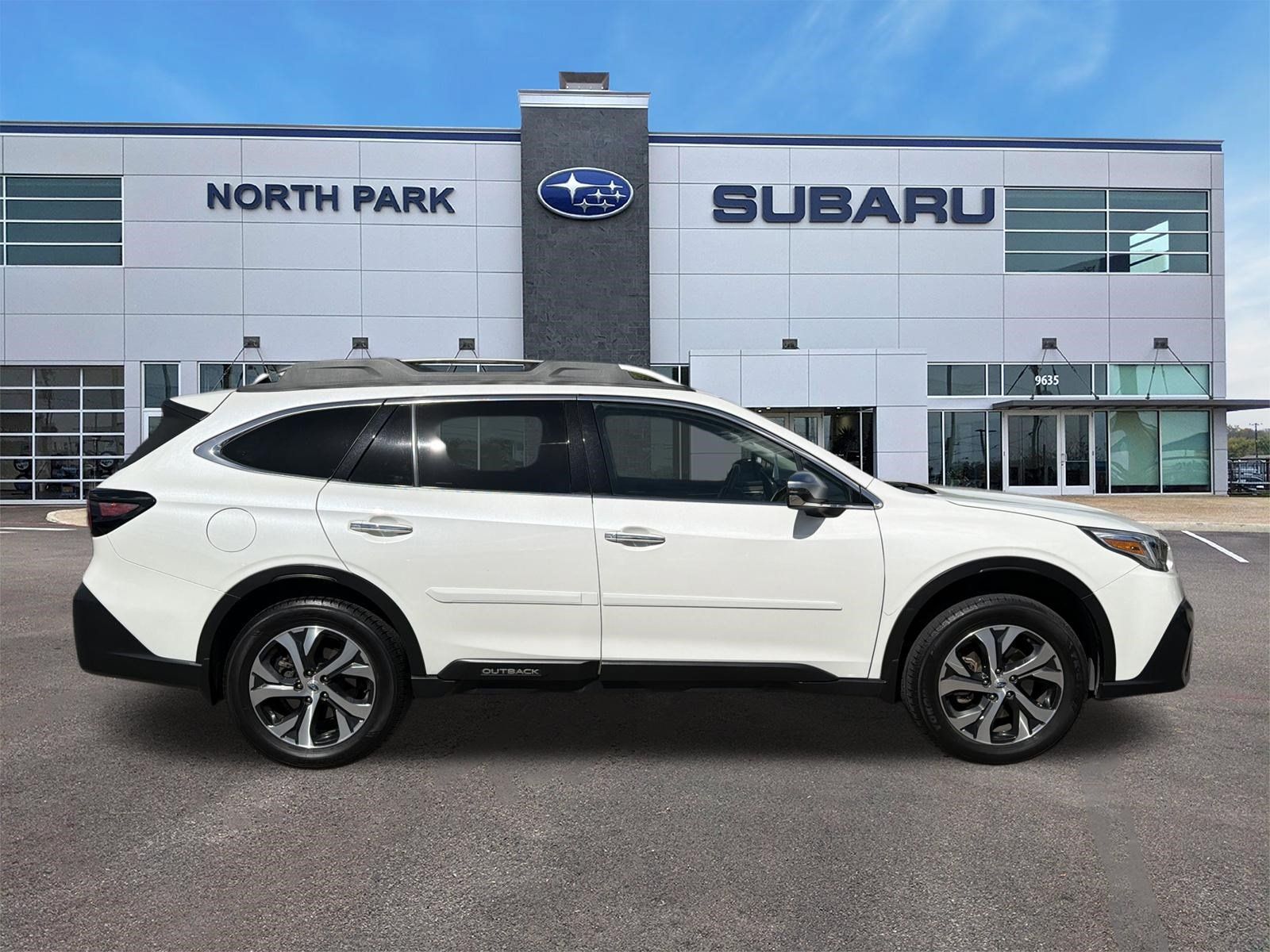 Used 2021 Subaru Outback Touring XT AWD/4WD image 2