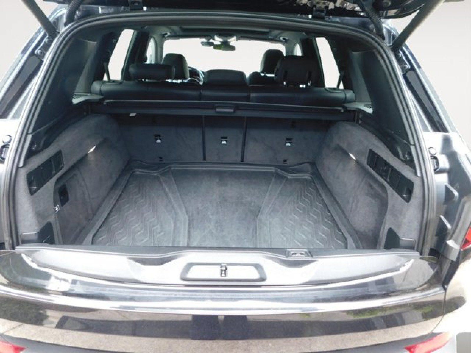 Used 2019 BMW X5 xDrive40i w/ Convenience Package AWD/4WD image 13