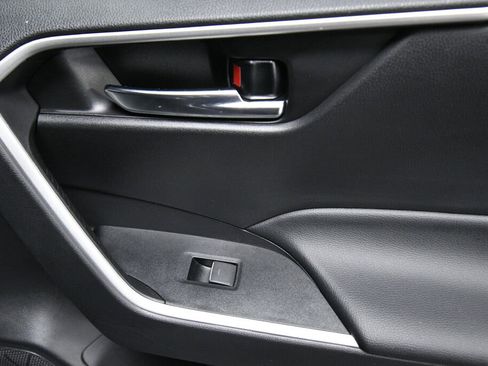 Certified 2022 Toyota RAV4 XLE image 24