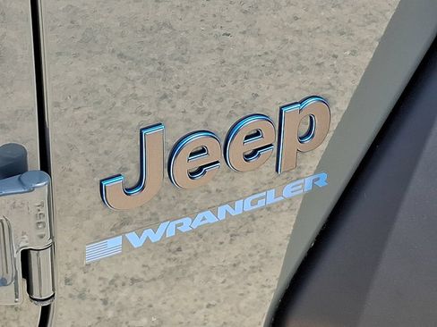 Used 2024 Jeep Wrangler Unlimited AWD/4WD image 30