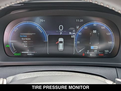 Used 2025 Toyota Crown Signia AWD/4WD image 19