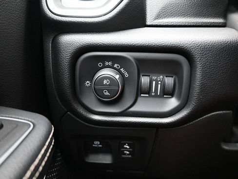 Used 2023 RAM 1500 Laramie AWD/4WD image 23