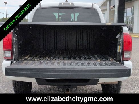 Used 2023 Toyota Tacoma SR AWD/4WD image 13
