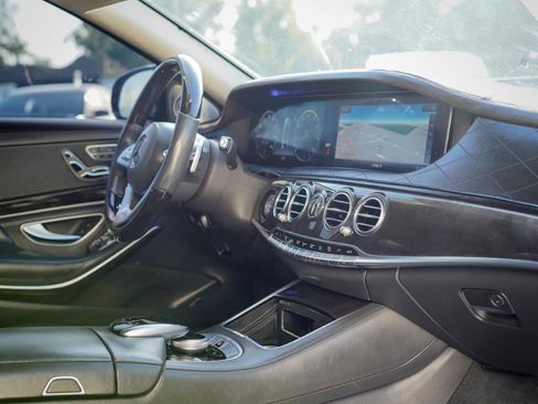 Used 2020 Mercedes-Benz S 560 4MATIC Sedan image 11