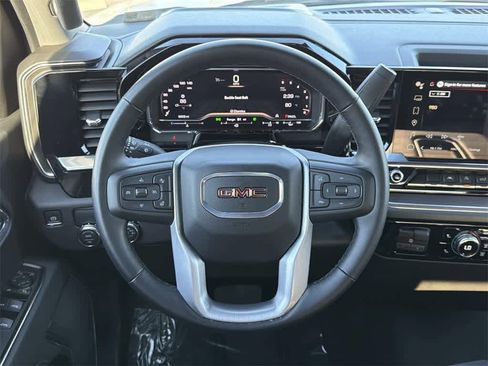Used 2025 GMC Sierra 1500 SLT image 12