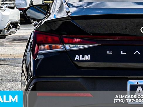 Used 2025 Hyundai Elantra Sport image 13