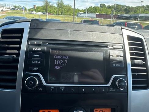 Used 2016 Nissan Frontier SV w/ SV Value Truck Package AWD/4WD image 14