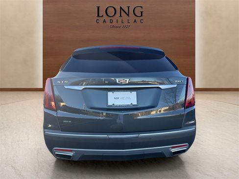 Certified 2022 Cadillac XT5 Premium Luxury image 4