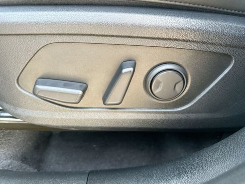 Used 2025 Kia Sorento EX w/ Panoramic Sunroof Package FWD image 12