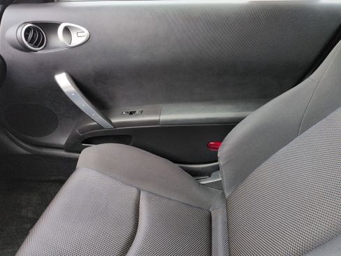 Used 2003 Nissan 350Z Base image 25